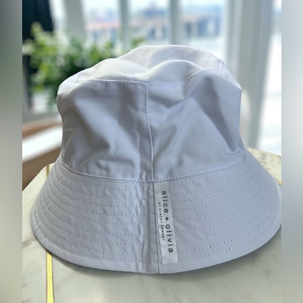 NWT alice + olivia Reversible Bucket Hat - Picture 6 of 9